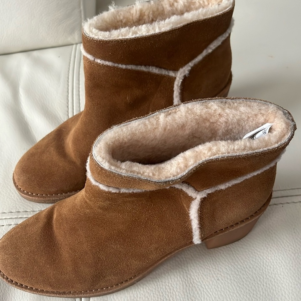 Ugg ankle boot